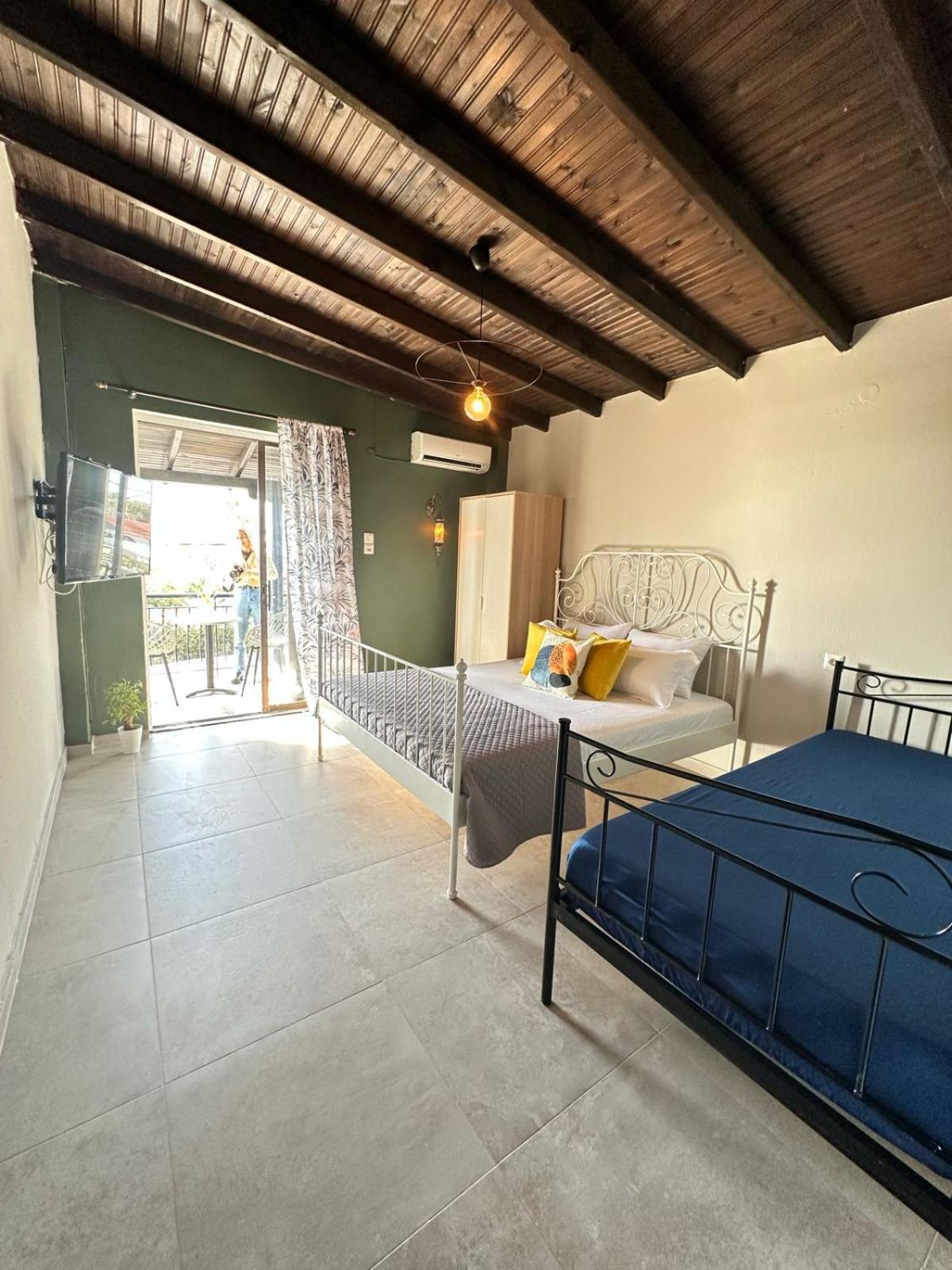 Room Nine 9 Beachfront Apartments Nea Kallikrateia المظهر الخارجي الصورة