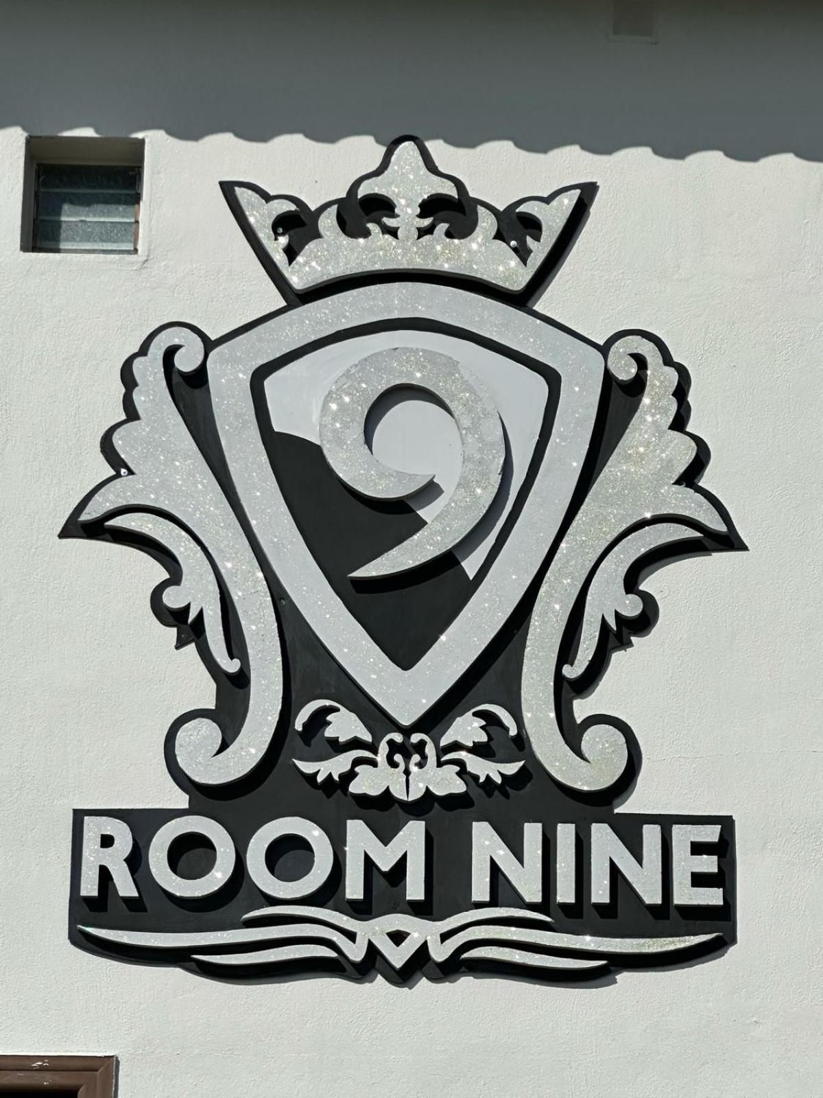 Room Nine 9 Beachfront Apartments Nea Kallikrateia المظهر الخارجي الصورة