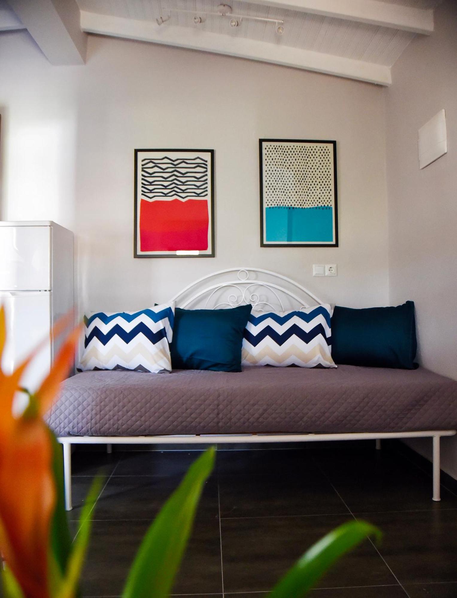 Room Nine 9 Beachfront Apartments Nea Kallikrateia المظهر الخارجي الصورة