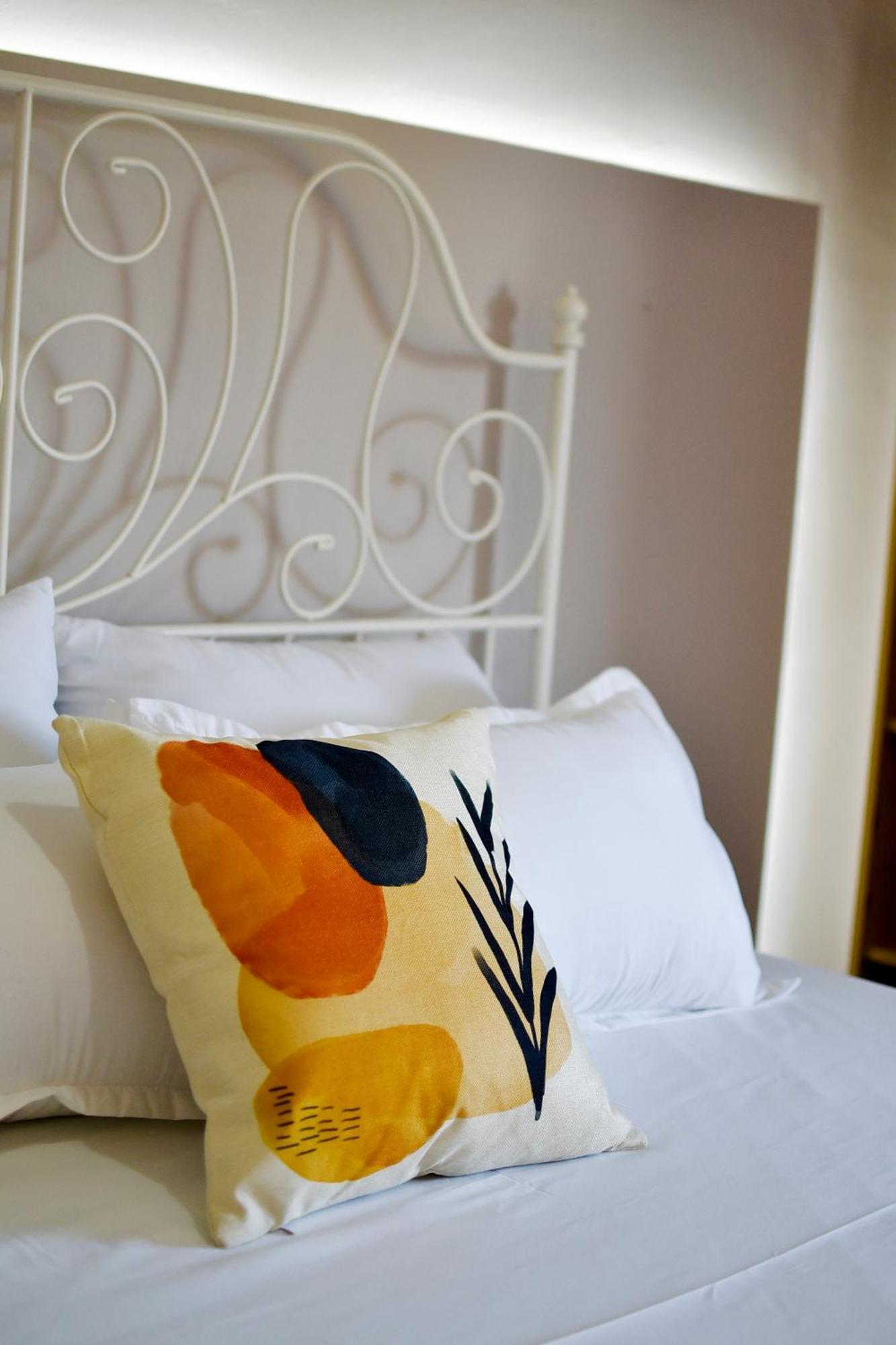 Room Nine 9 Beachfront Apartments Nea Kallikrateia المظهر الخارجي الصورة