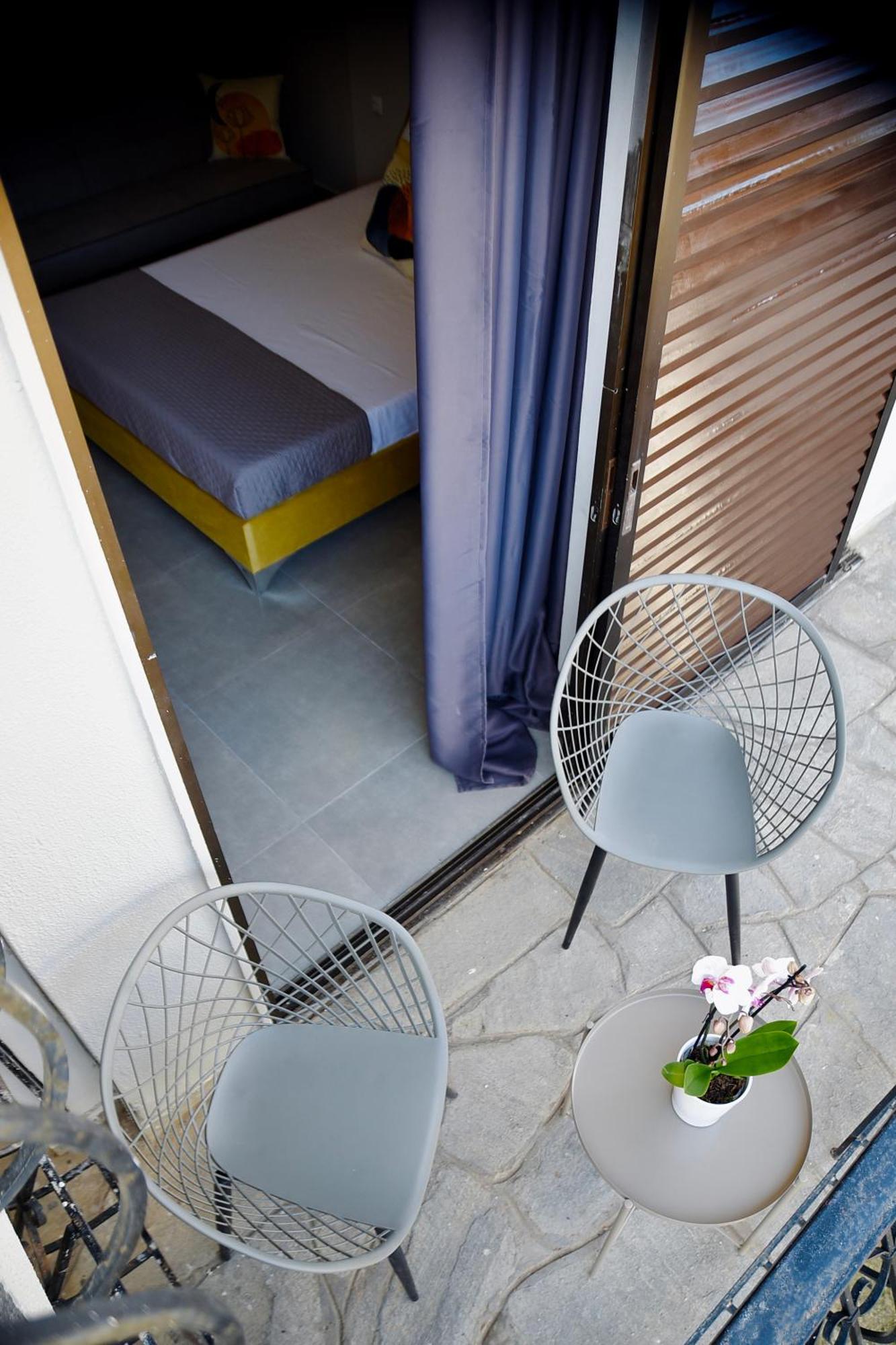 Room Nine 9 Beachfront Apartments Nea Kallikrateia المظهر الخارجي الصورة