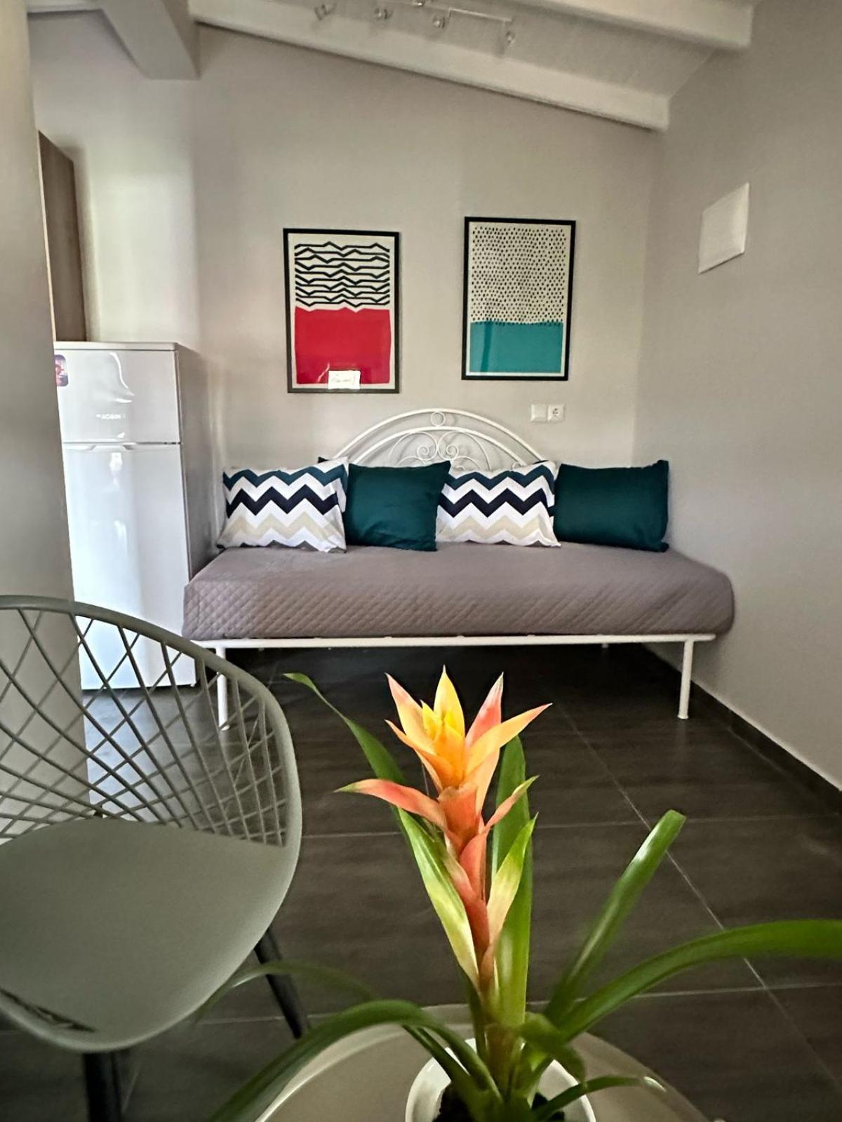 Room Nine 9 Beachfront Apartments Nea Kallikrateia المظهر الخارجي الصورة